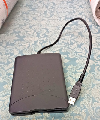 NEC USB Floppy Disk Drive Unit UF0002 schwarz 5V 0,5A