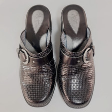 Clarks Artisan Women Sz 10M Slip On Clogs Mules Shoe Basket Weave Black Leather