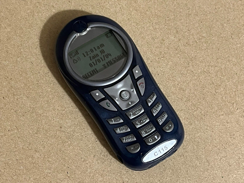 Motorola C118 Transparent Blue ( Clear Color ) Unlocked Mobile - 第 3/24 張圖片