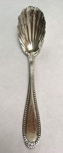 Coin silver Victorian fluted and beaded sugar shell, "G E Stone" - 第 1/6 張圖片