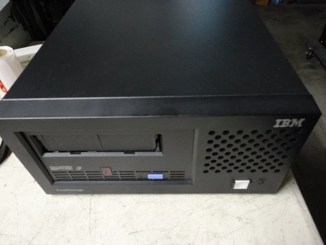 IBM 3580-L33 23R3687 Ultrium3 LTO3 SCSI LVD Tape External Tape Drive 3580-L3H - Image 3 of 4