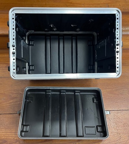 SKB 8u Rack Case - Picture 5 of 6