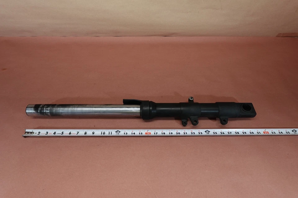 Tubo amortiguador horquilla delantera derecha Yamaha FZ6-S FZ6S FZ6 FZ600 2004-2009 Foto 2 de 4