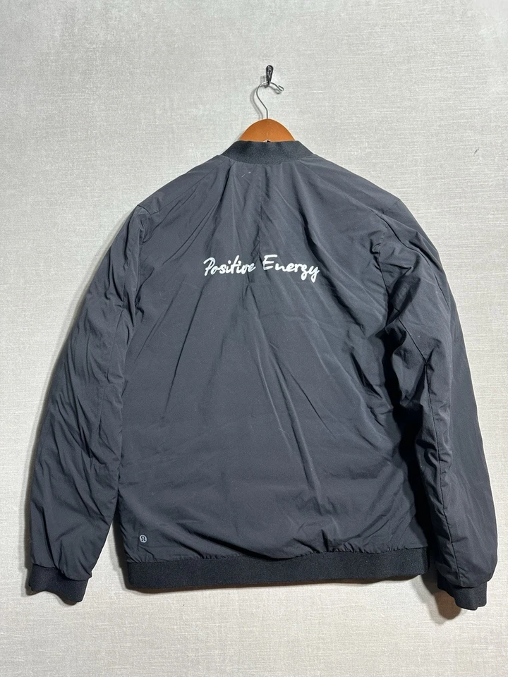 Lululemon Switch Over Bomber Jacket Mens Large Black Goose Down Full Zip Puffer - Image 4 of 4