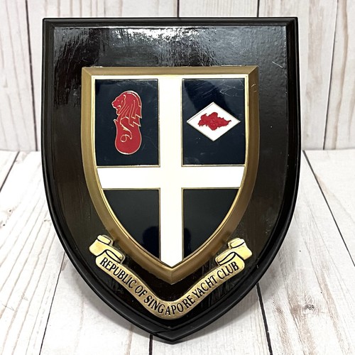 Vintage Plaque Republic of Singapore Yacht Club Crest Coat of Arms