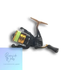 SHIMANO C2000SSPG Spinning Reel Fishing Equipment JP