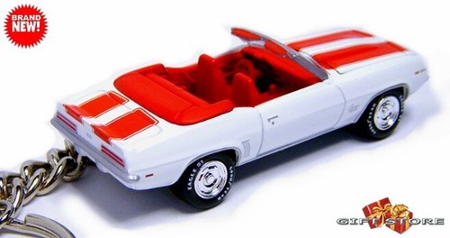 🎁🎄🎅❤️🆕 KEYCHAIN 67~68 WHITE CHEVY CAMARO SS CONVERTIBLE ❤️GREAT GIFT❤️🎄🎅🎁 - Picture 2 of 8