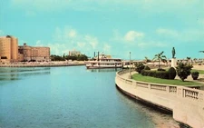 Cruise Boat - Bayshore Drive on Tampa Bay - Tampa Florida FL - Postcard