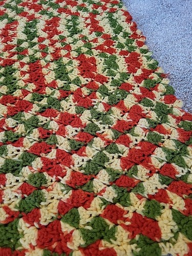 Coperta afgana fatta a mano all'uncinetto multicolore 69" x 45" rosso verde giallo - Foto 3 di 7