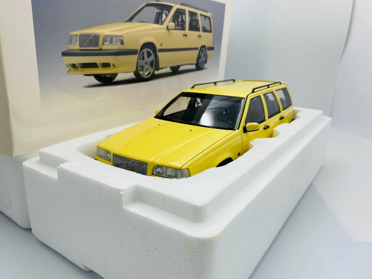 Mint 1/18 AUTOart Millennium VOLVO 850 T-5R ESTATE 1995 CREAM YELLOW 79506