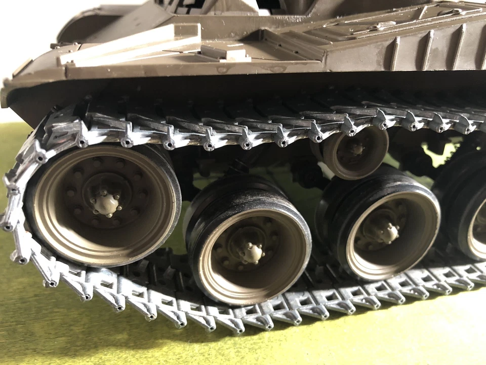 Heng long 1/16 RC: tank US M41 Walker Bulldog Amewi Edition, Metal + Wood Box - Photo 3/4