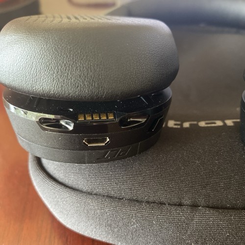 Plantronics B4220T Voyager 4220 Negro Inalámbrico Bluetooth Auriculares con Estuche - Imagen 4 de 5
