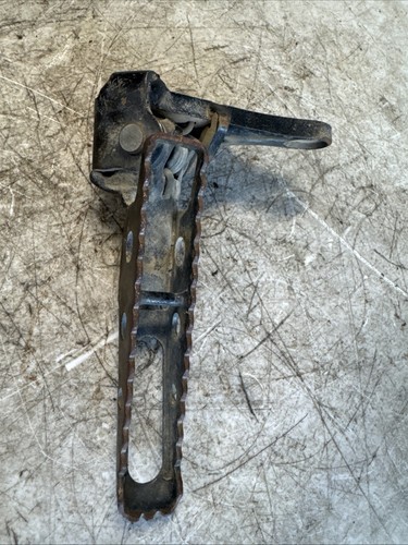 1986 Trx 250r Left Foot pegs TRX250R OEM Footpeg Pedal Rest TRX250 250 R - Picture 6 of 6