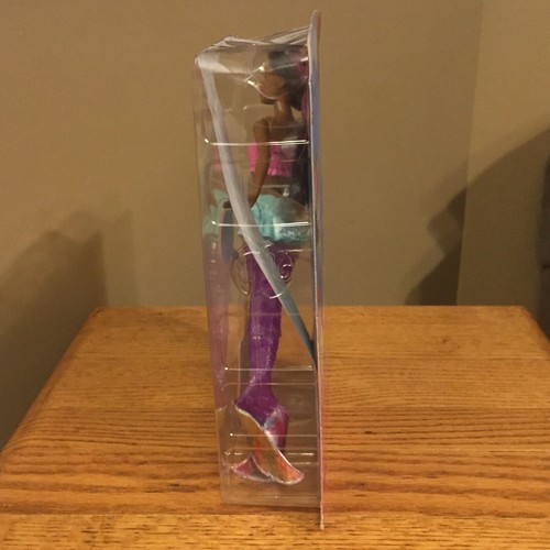 Barbie Dreamtopia Sparkle Lights Mermaid, Brunette Imperfect Packaging - Picture 9 of 12