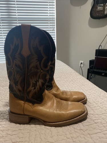 ariat boots 10.5 square toe
