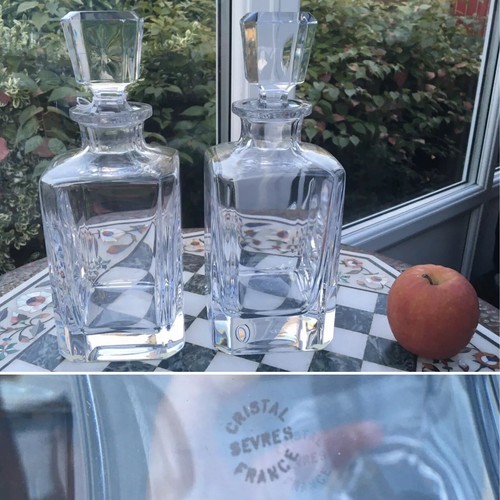 👀PAIR Vintage SEVRES CRYSTAL FRANCE PYRAMID 12.5” Clear DECANTER LABELS SIGNED - Picture 22 of 22