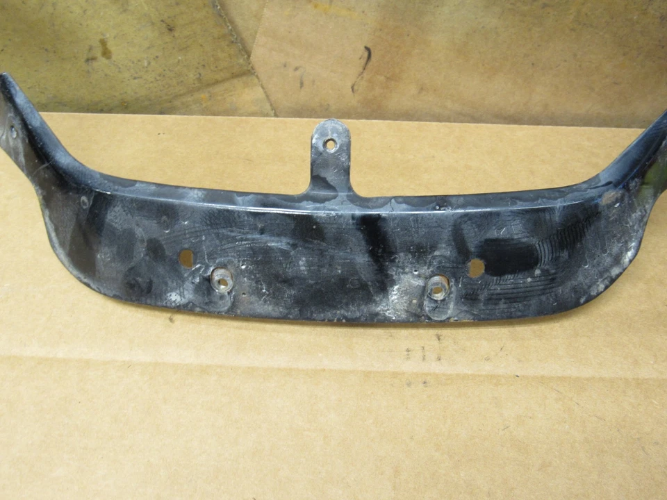 Suzuki Cavalcade GV1400 1987 parabrisas parabrisas montaje de moldura Foto 2 de 4