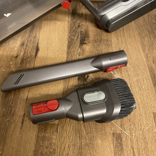 Dyson Detect Absolute V15 Cordless Vacuum Cleaner - DAMAGED - MISSING TOOLS USED - Picture 2 of 7