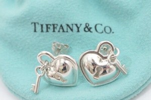 tiffany and co heart earrings