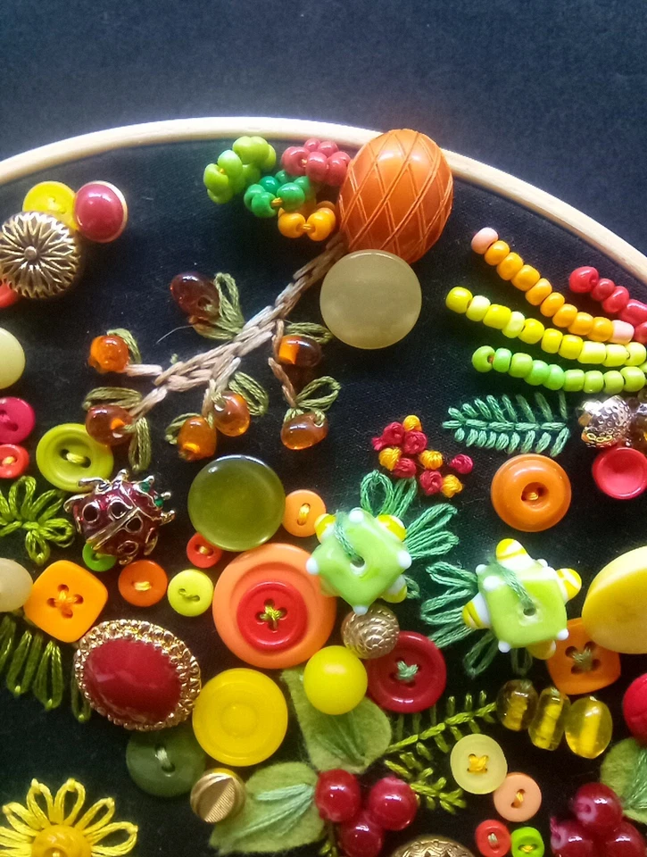 10"Embroidery Hoop Frame With Floral Design Red Orange Wall Decor Handmade #1 - Image 3 of 4