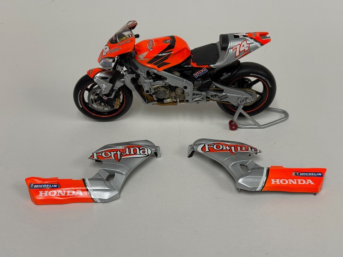 1/12 Minichamps Honda RC211V from 2002 Moto GP Dijiro Kato 122