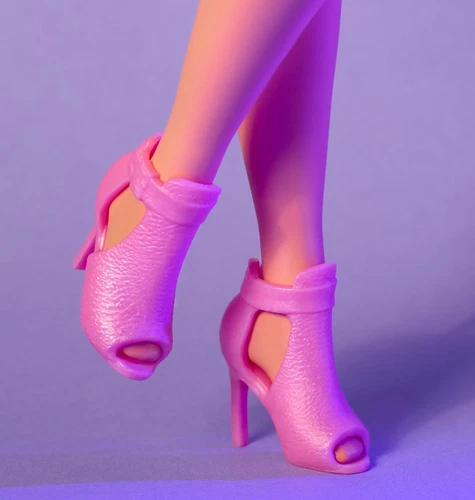 BARBIE SIGNATURE LOOKS 24 Curvy Bambola Edizione Speciale Limitata Mattel HRM16 - Foto 5 di 6