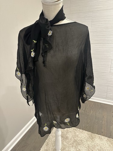 Karen Kane Daisy Flowy Top With Attached Scarf - 第 1/3 張圖片