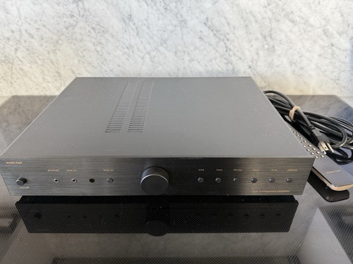 Music Hall A-15.3 Integrated Stereo Amplifier