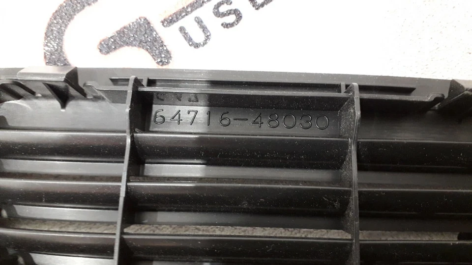 Original Lexus RX350 RX450 15-2018 Bota Izquierda Panel de ajuste 64716-48030 Foto 2 de 3