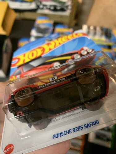 2024 Hot Wheels Porsche 928S Safari Red HW Dirt 10/10 Treasure Hunt 245/250 - Picture 2 of 4