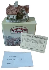 1982 David Winter Cottages Collection Sussex Cottage In Box With COA Vintage