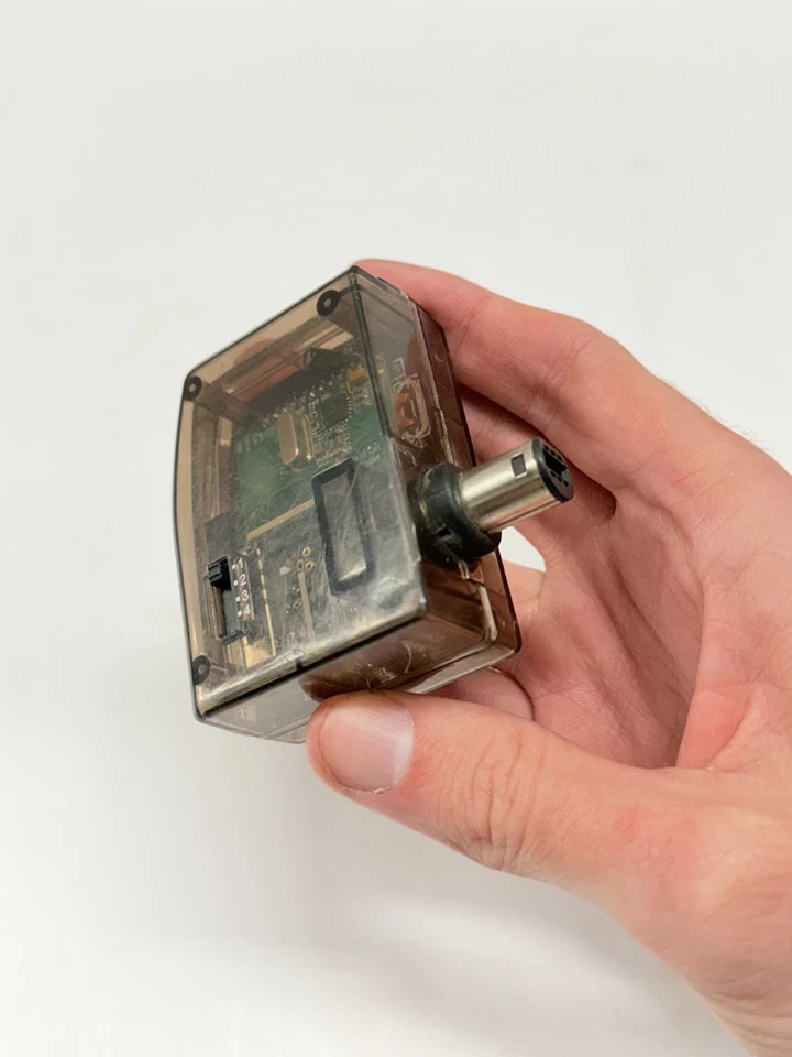 Mad Catz Wireless Receiver Dongle GameCube Controller Model 5685 OEM Clear - Image 2 of 4