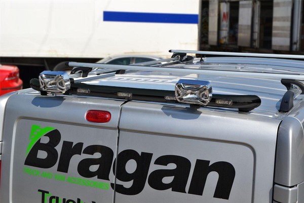 Schwarz Heck DachträGer + Mehrzweck LED + Flecken Zu FüR Renault Trafic-image