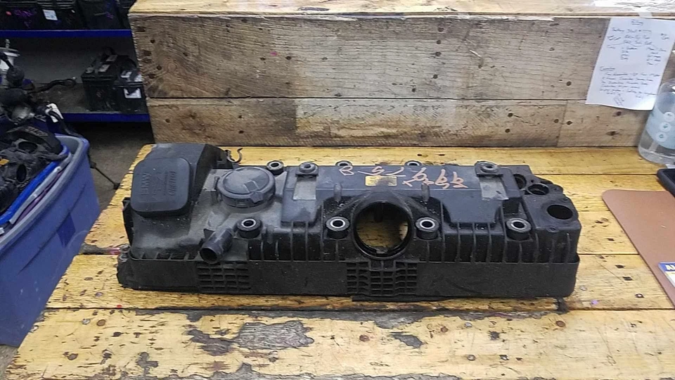 04-10 BMW X5 06-10 550I 650I 04-05 645CI LEFT VALVE COVER W/O TURBO 4.4L & 4.8L - Image 3 of 4