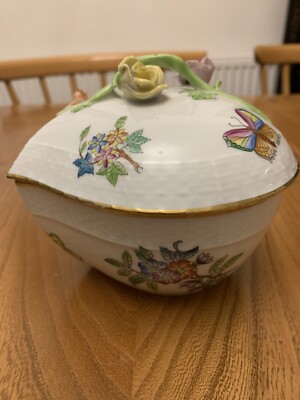 Vintage Herend Hvngary Hand Painted Peach shape bowl with lid