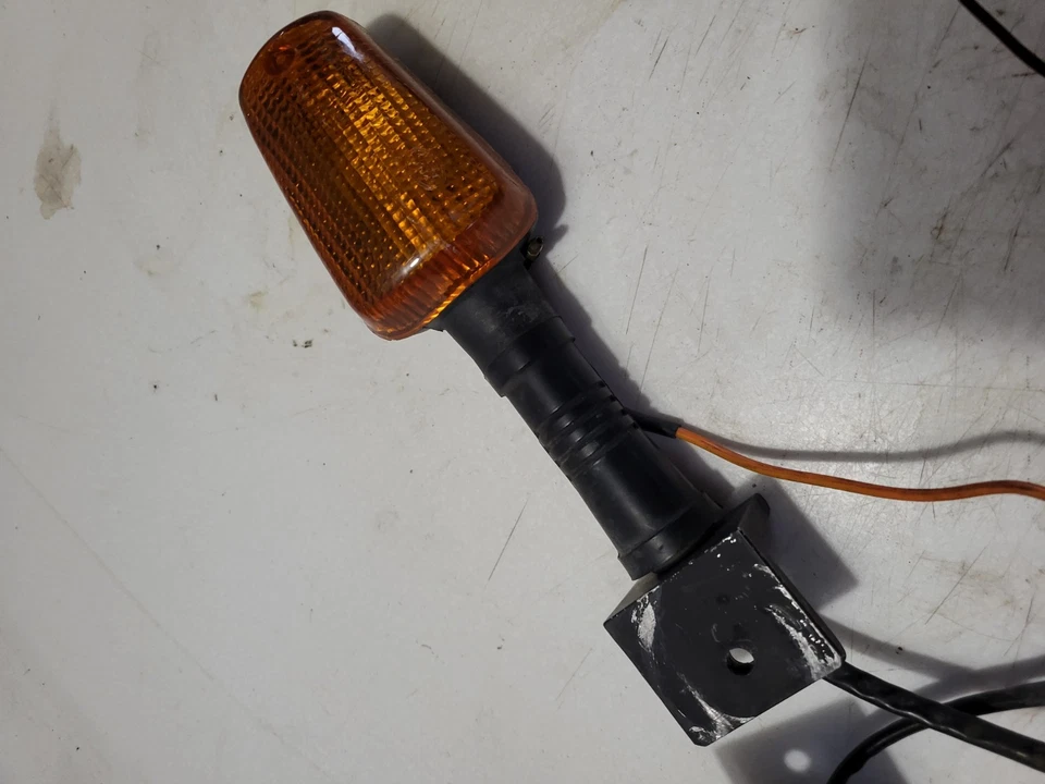 Yamaha yx600a 1990 radian señales de giro traseras Foto 3 de 4