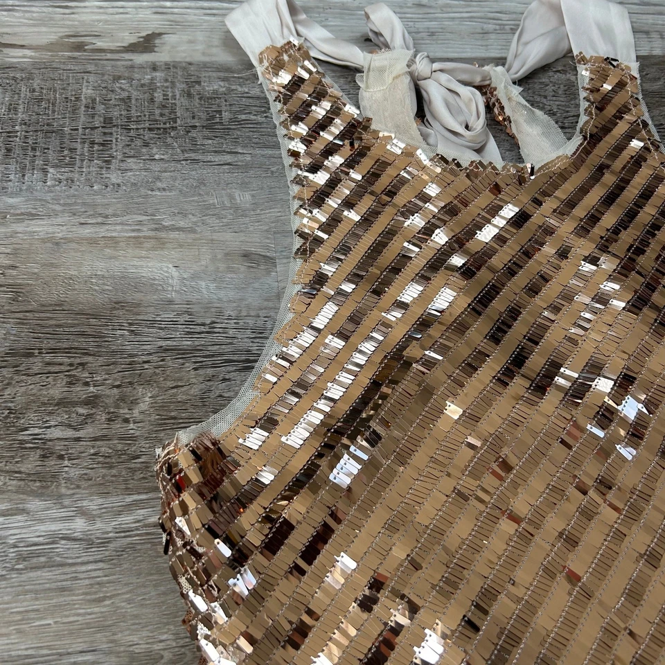 Camiseta sin mangas halter de lentejuelas doradas rosa Intimately Free People con lazo trasero M Foto 3 de 4