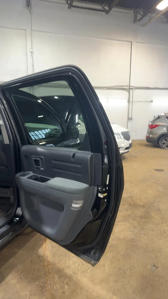 Used Rear Right Door Assembly Rear Side fits: 2008 Honda Ridgeline electric priv Foto 4 de 4