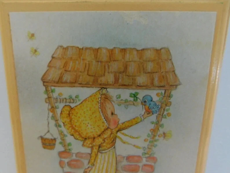 Placa de pared de madera con un sello "Holly Hobbie Style" 1980 Foto 2 de 4