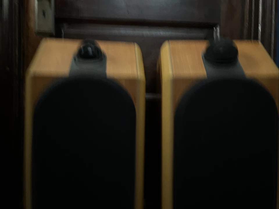 Par de altavoces de torre Bowers & Wilkins CDM de 7 pisos serie #004811 blanco y negro de colección raros Foto 2 de 4