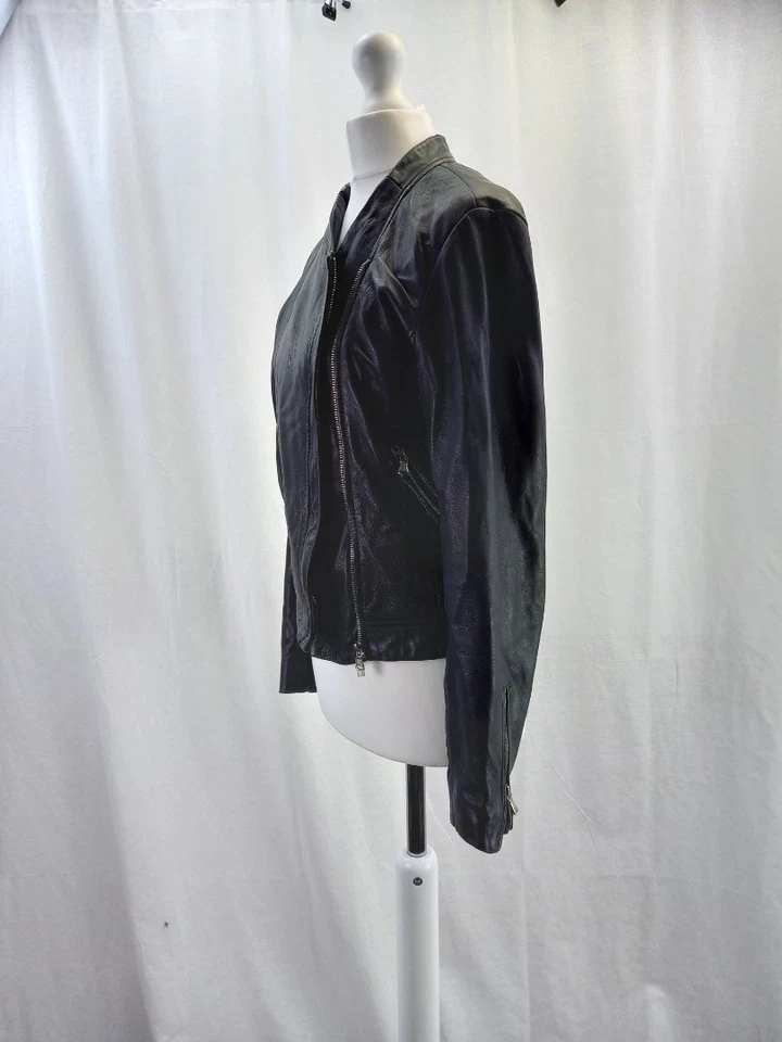 Chaqueta Mango Negra Cuero Suave Genuino Estilo Bicicleta Cremallera Corta Talla S En muy buena condición Foto 3 de 4