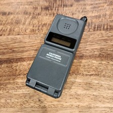 Motorola f09hld8415ag Gray Flip 2G Vintage Mobile Phone