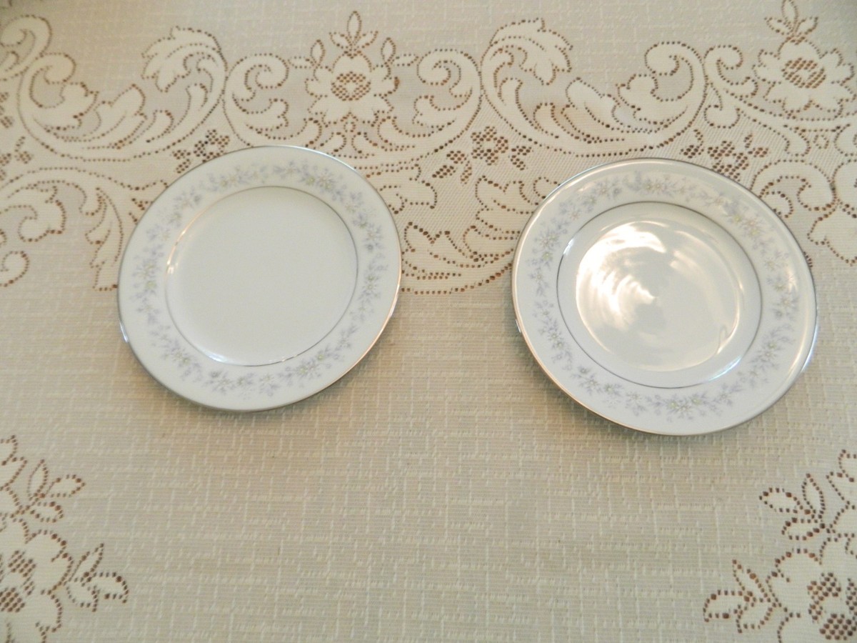 Noritake China Contemporary Marywood #21817 (2) 6 1/2