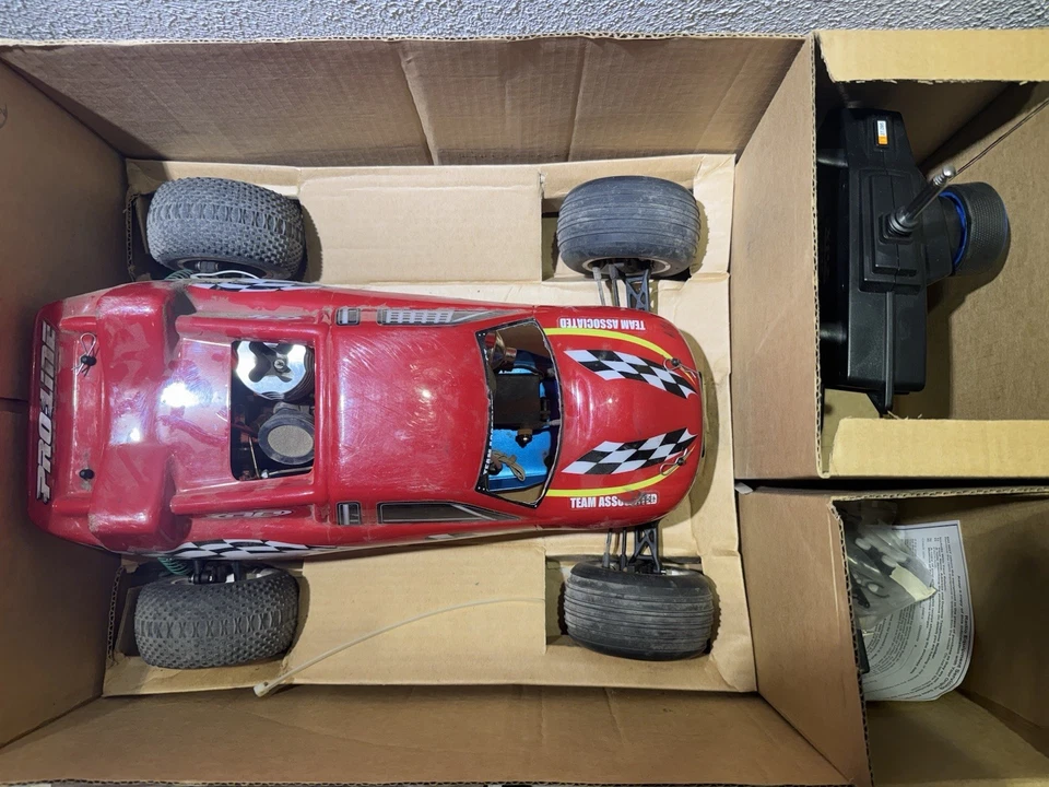 Team Associated RC10GT Plus Circa 2002 (USED) For Parts Or Repair - Image 2 of 4