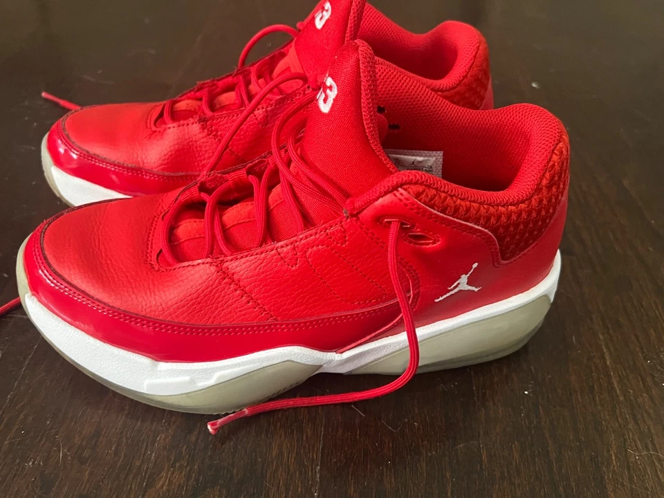 Talla 7 - Jordan Max Aura Gimnasio Rojo - CQ9544-600 USADO EN EXCELENTE ESTADO Foto 3 de 4