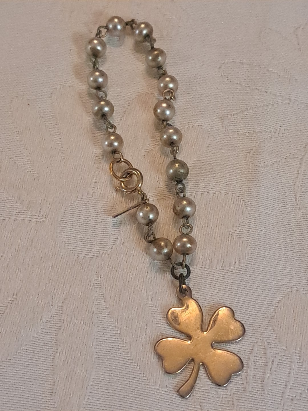 Vintage Signed Marvella Faux Pearl 4 Leaf Clover Charm Bracelet