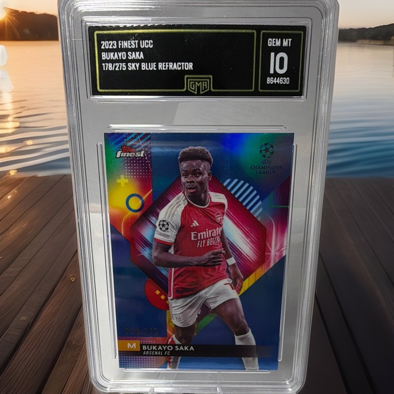 Topps 2023-24 Finest UCC Bukayo Saka #10 Sky Blue Refractor /275 GMA 10