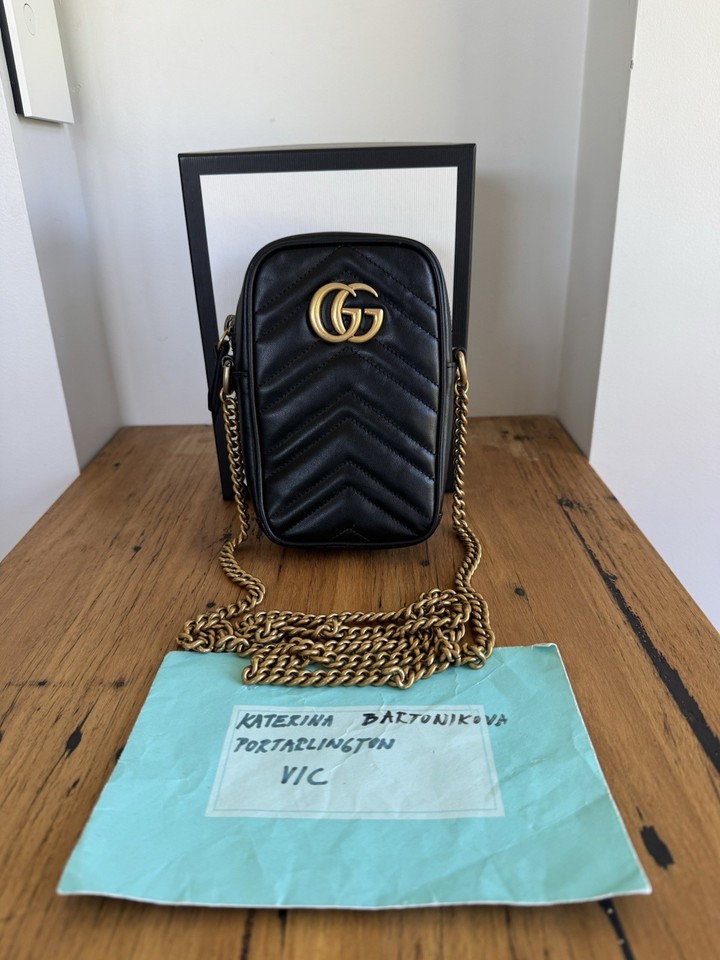 Gucci GG Marmont Matelasse Leather Vertical Phone Holder Bag Black authentic