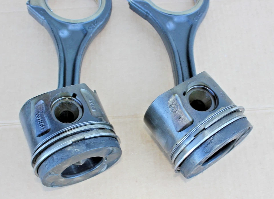 OEM 2010-2022 Sprinter 2500 3500 3.0L Left + Right Piston, Rings, Connecting Rod - Image 2 of 4