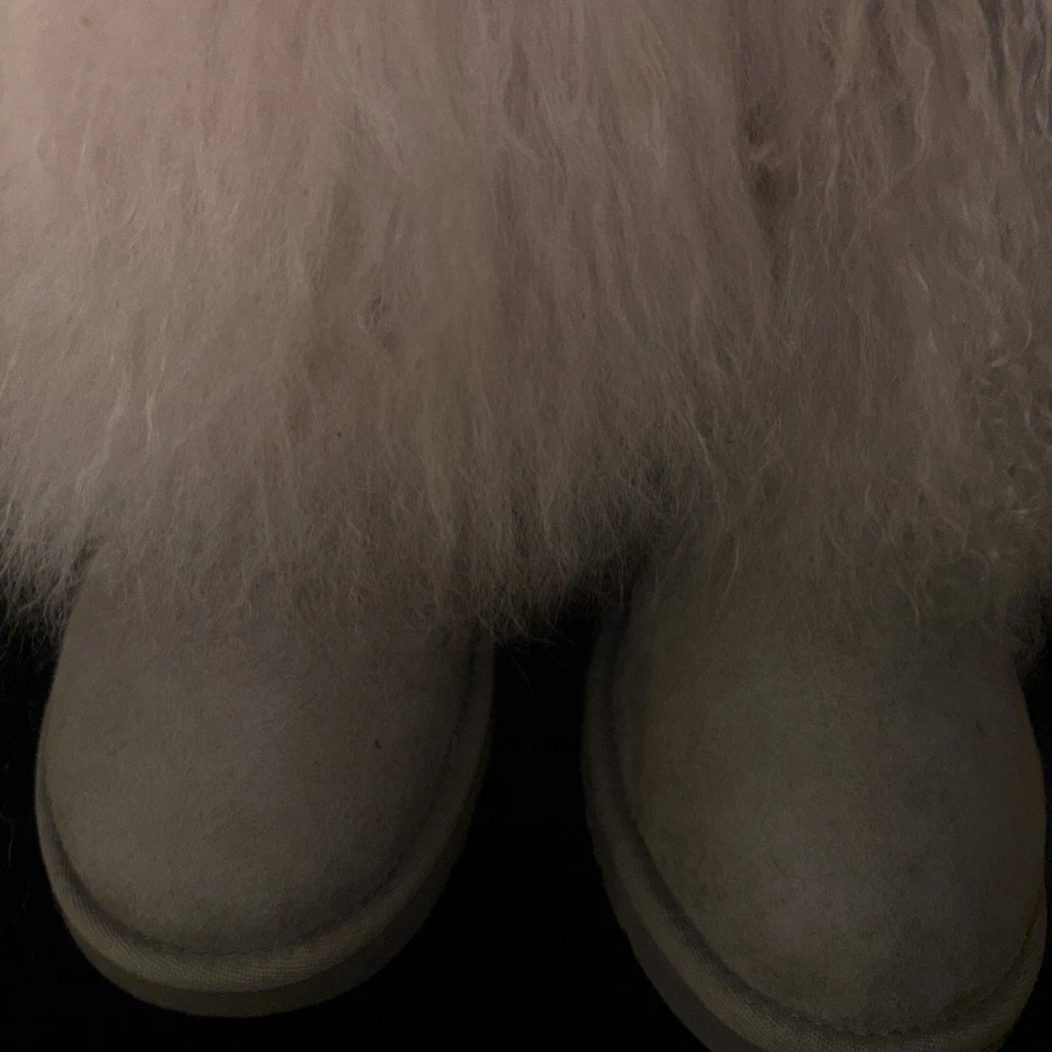 Ugg Australia Lit Gray Sheepskin RealMongolian  Fluffy Cuff Boots Size 6 S/N1875 - Image 3 of 4